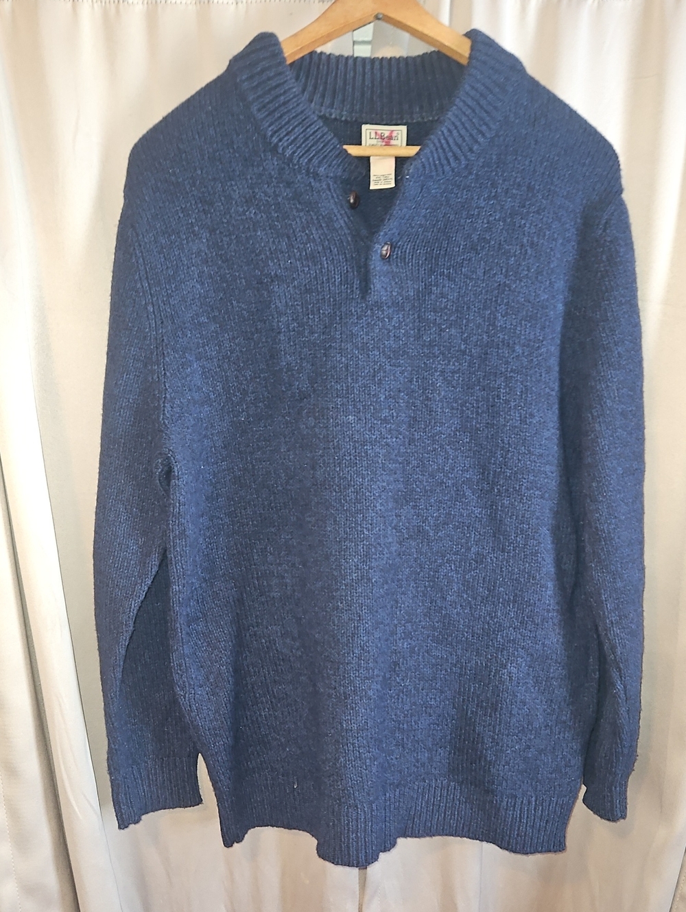 L.L. Bean Men’s Deep Blue V-Neck 100% Wool Sweater XXL Tall